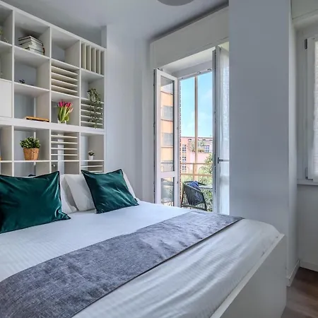 Station - Private Terrace, Netflix & Wi-fi Milan