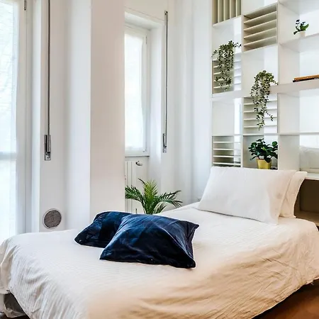 Station - Private Terrace, Netflix & Wi-fi * Μιλάνο