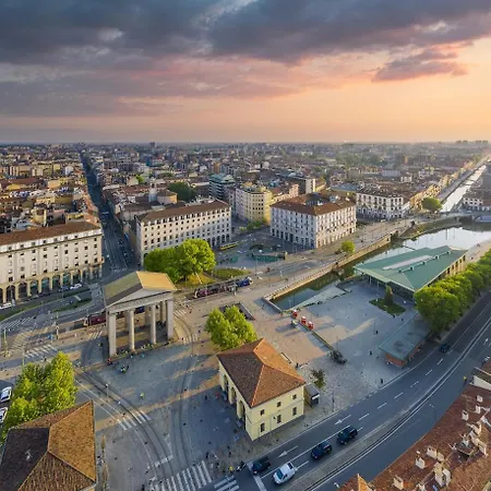 Station - Private Terrace, Netflix & Wi-fi * Milan